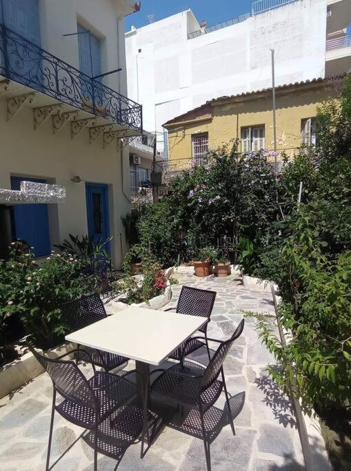 The -300 -A Centrally Located Heritage Home Σπάρτη Εξωτερικό φωτογραφία