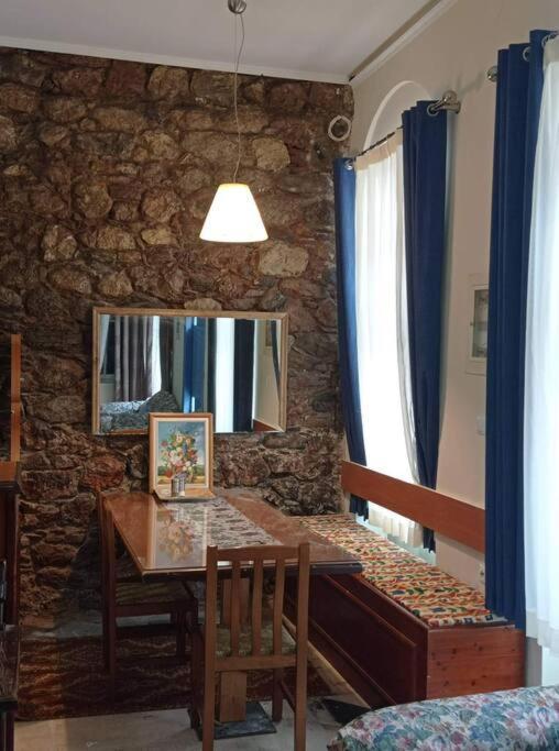 The -300 -A Centrally Located Heritage Home Σπάρτη Εξωτερικό φωτογραφία